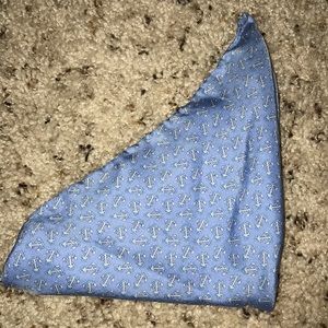 Men’s vineyard vines blue anchor pocket square